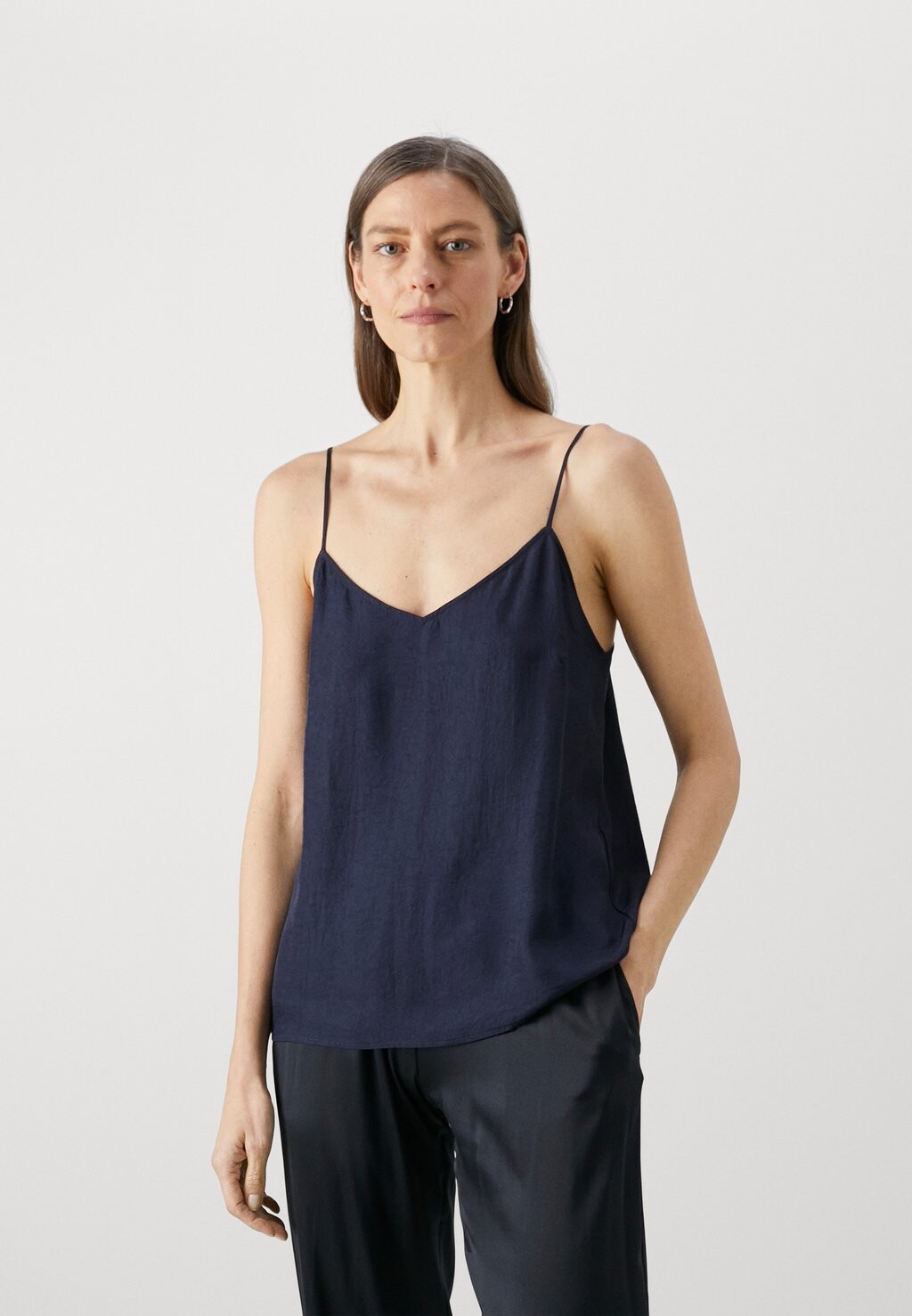 

Топ Tildaann IVY OAK, цвет navy blue