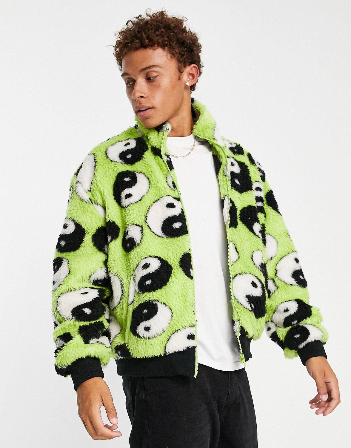 

Зеленая куртка с графичным принтом ASOS DESIGN
