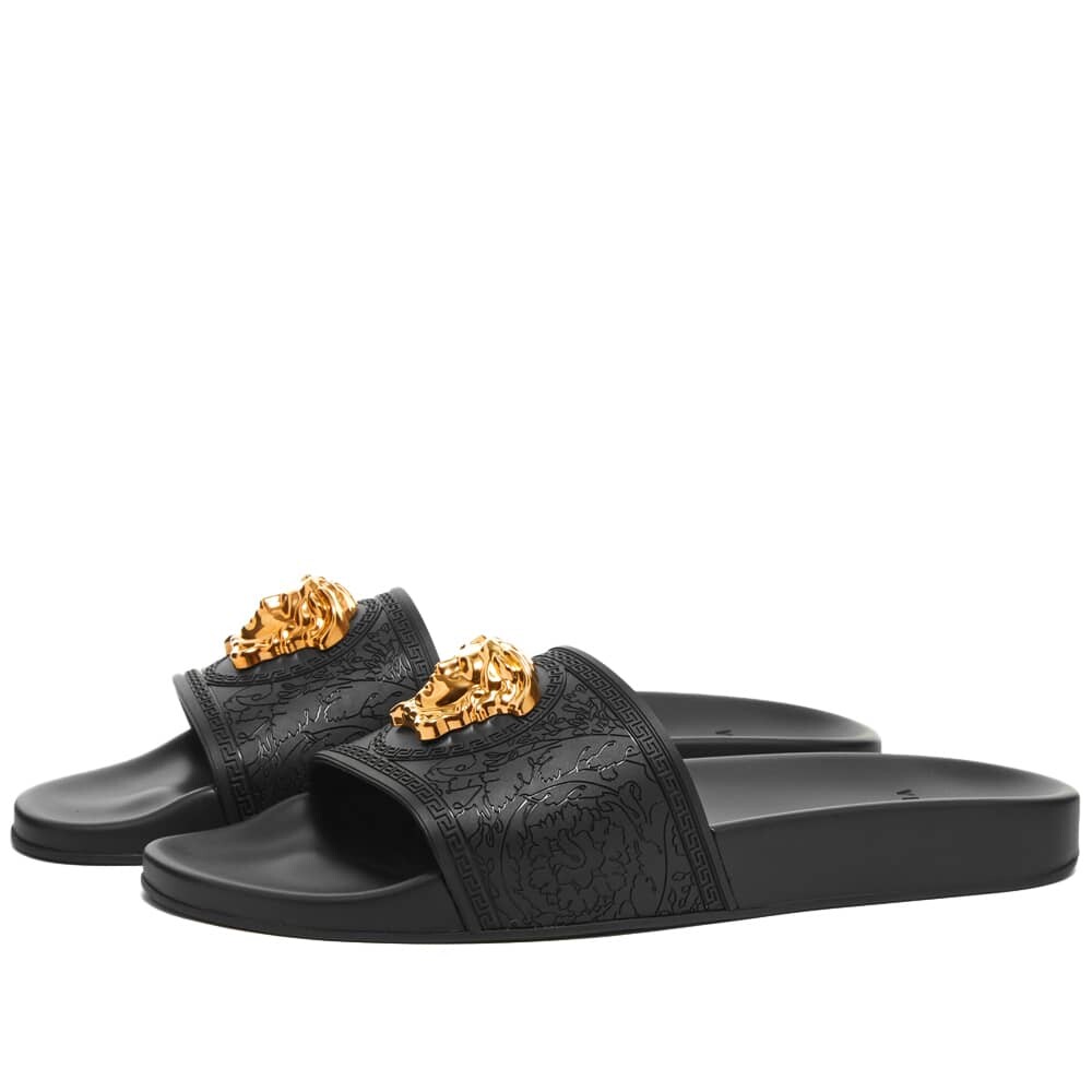 

Слайдер с головой Медузы Versace