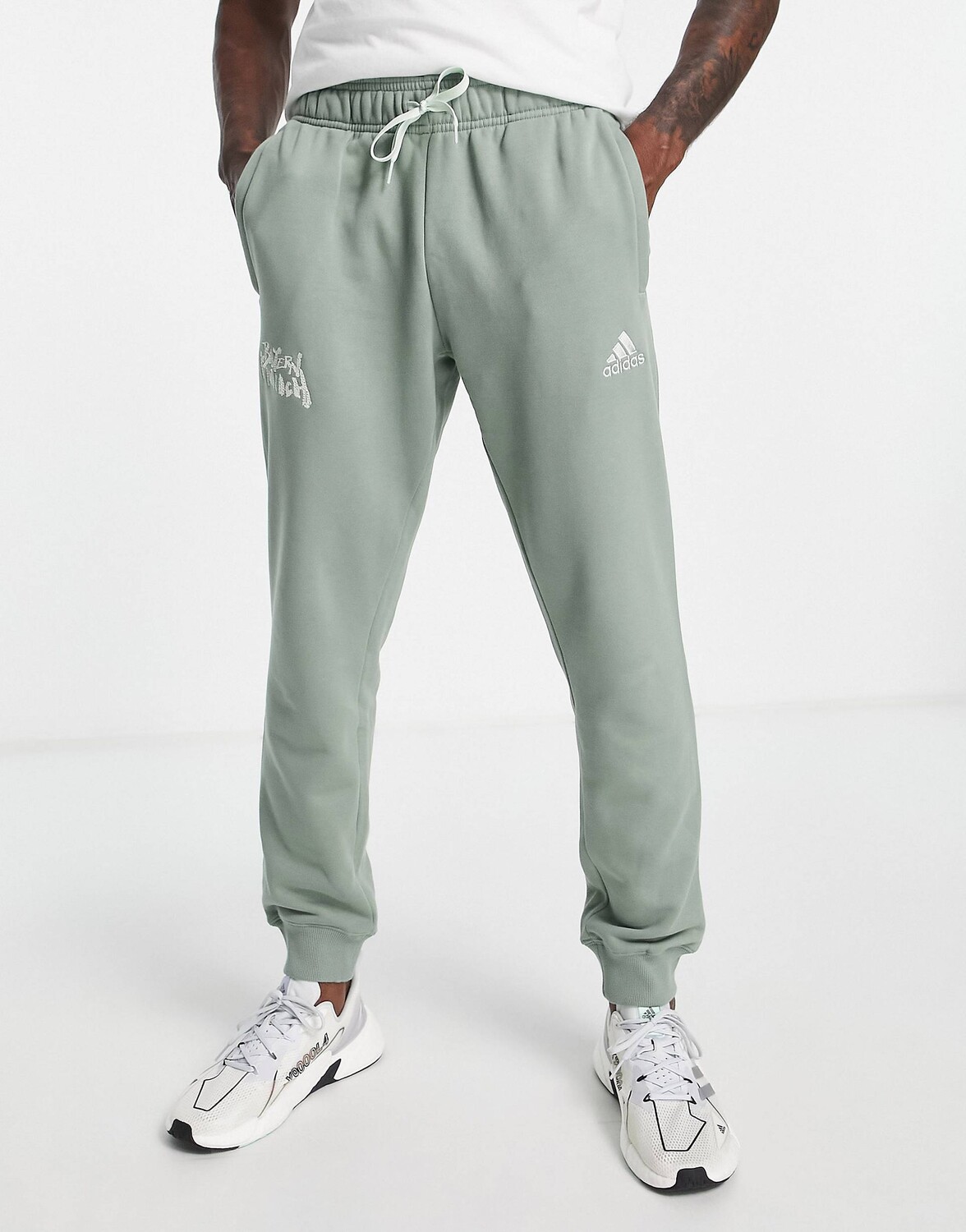 

Зеленые джоггеры adidas Football FC Bayern Munich