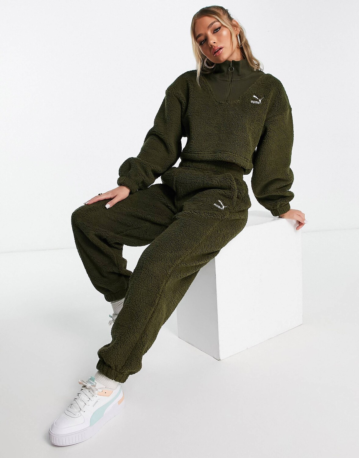 

Уютные темно-оливковые джоггеры Puma classics Club Borg — эксклюзивно для ASOS, Зеленый