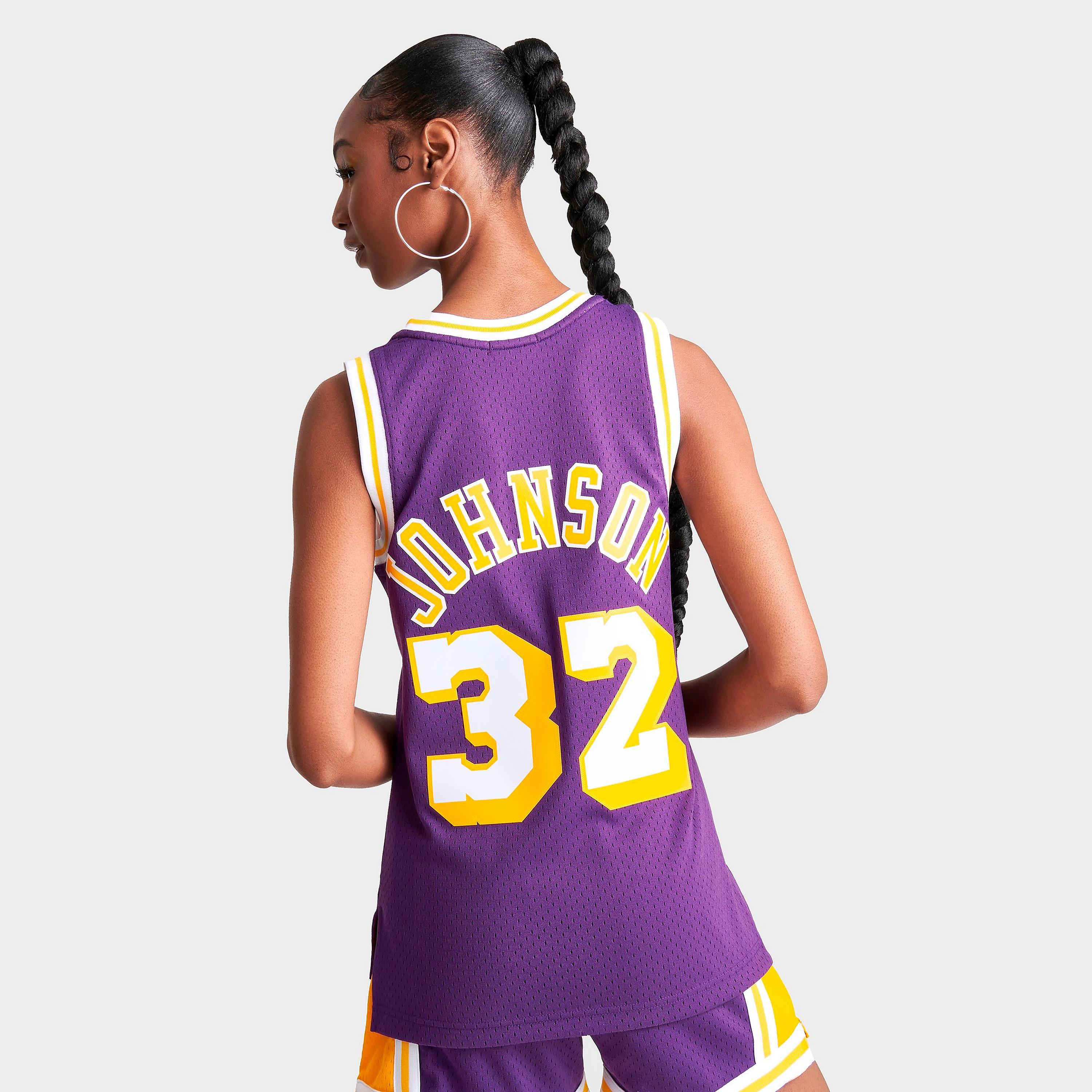 Женская футболка Mitchell and Ness Los Angeles Lakers NBA Magic Johnson  Hardwood Classics Swingman Jersey, фиолетовый – купить из-за границы через  сервис «CDEK.Shopping»