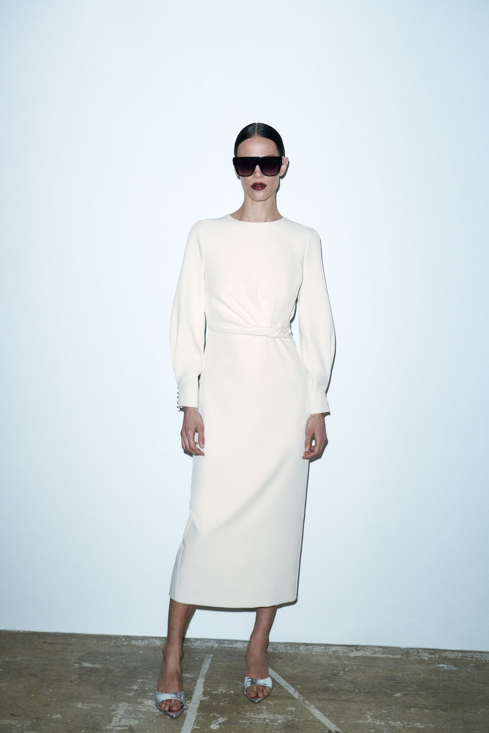 

Платье миди с передним узелом ZARA, экру
