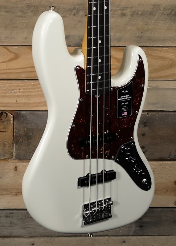 

Fender American Professional II Jazz Bass Olympic White с футляром и палисандровой накладкой