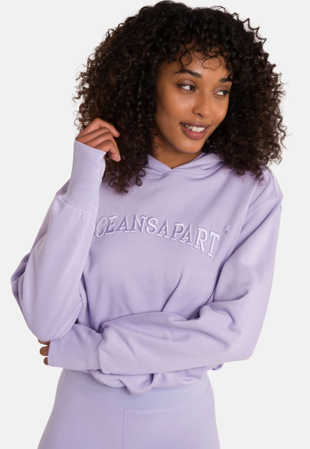 

Толстовка Beverly Cropped OCEANSAPART, фиолетовый