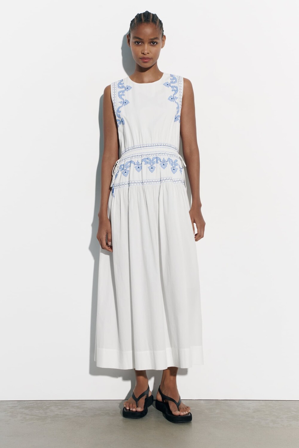 Платье миди с вышивкой ZARA, белый