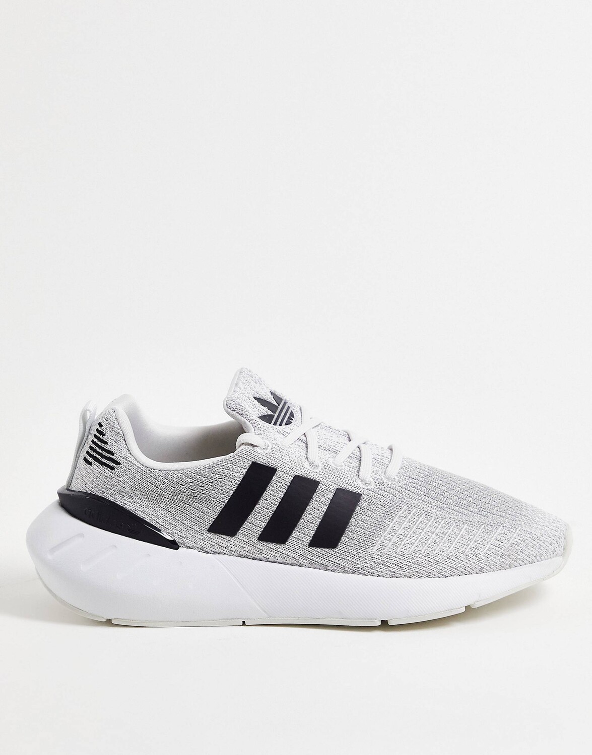 

Черно-белые кроссовки adidas Originals Swift Run X