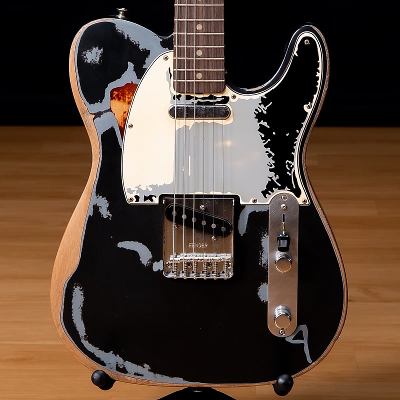 

Телекастер Fender Joe Strummer, черный, изношенный в дороге, SN MX22257901 Joe Strummer Telecaster