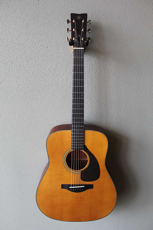 Совершенно новая акустическая гитара Yamaha Red Label FG5 со стальными струнами