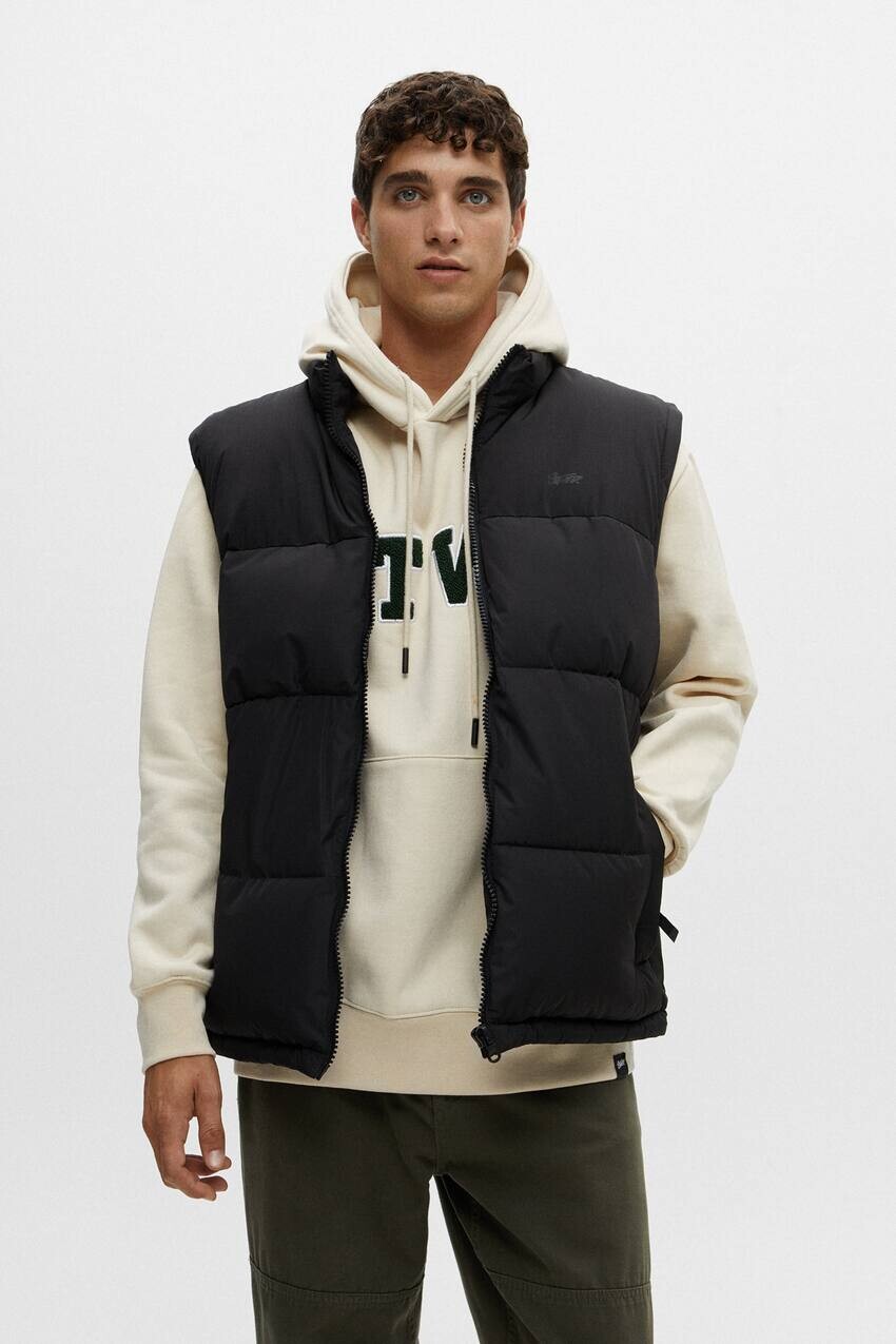 

Базовый пуховик Pull&Bear, черный