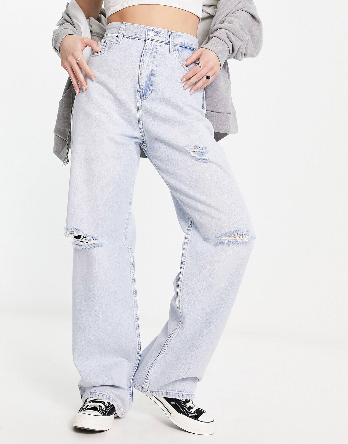 

Светлые рваные широкие джинсы с высокой посадкой Calvin Klein Jeans