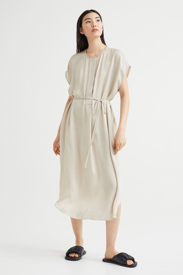 

Платье с завязанным поясом H&M, светло-бежевый