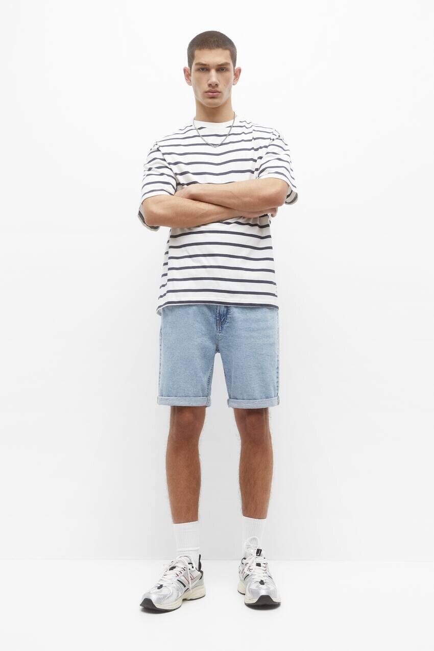 

Джинсовые шорты-бермуды облегающего кроя Pull&Bear, бледный индиго