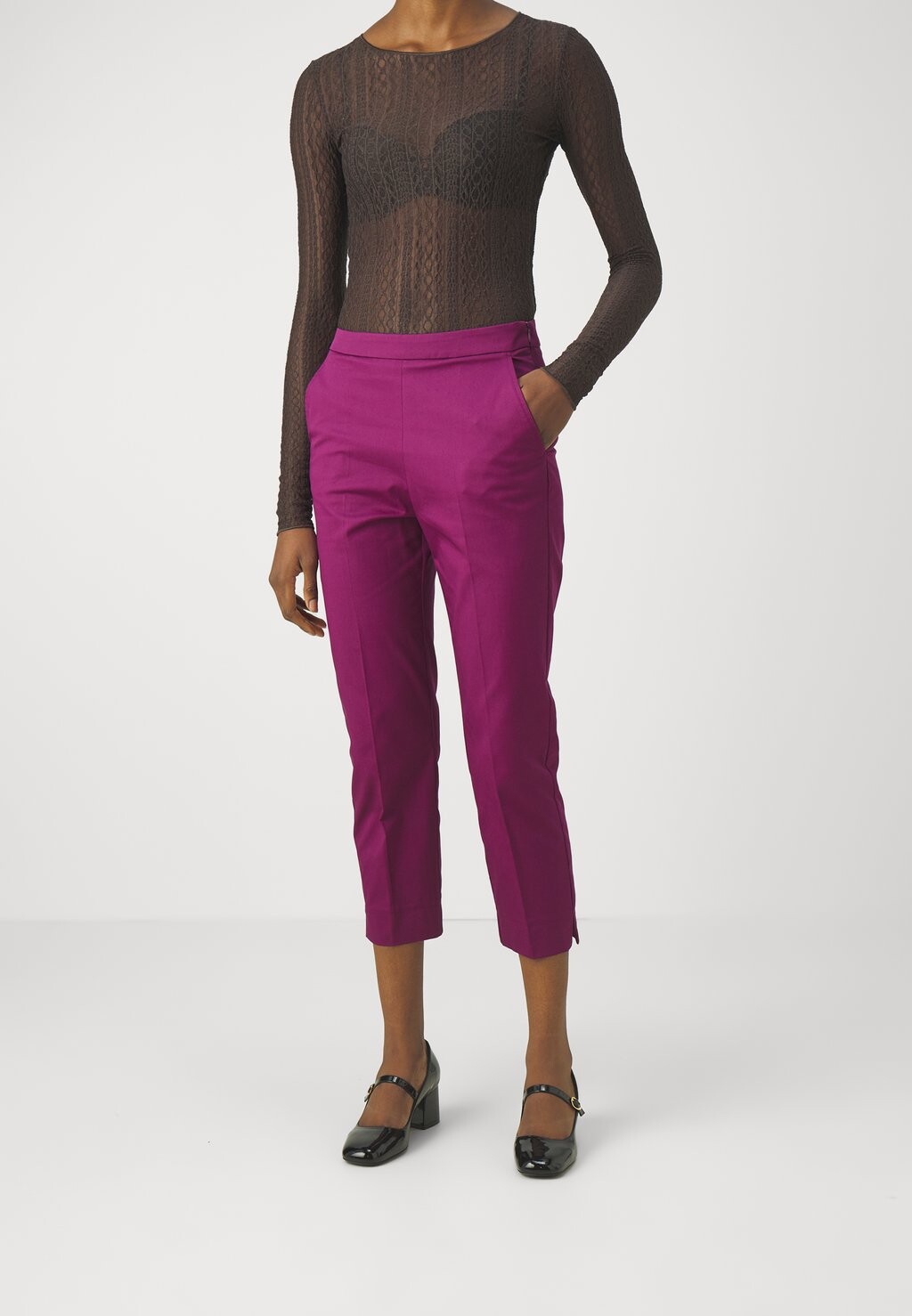 

Брюки QUATERNA MAX&Co., цвет violett