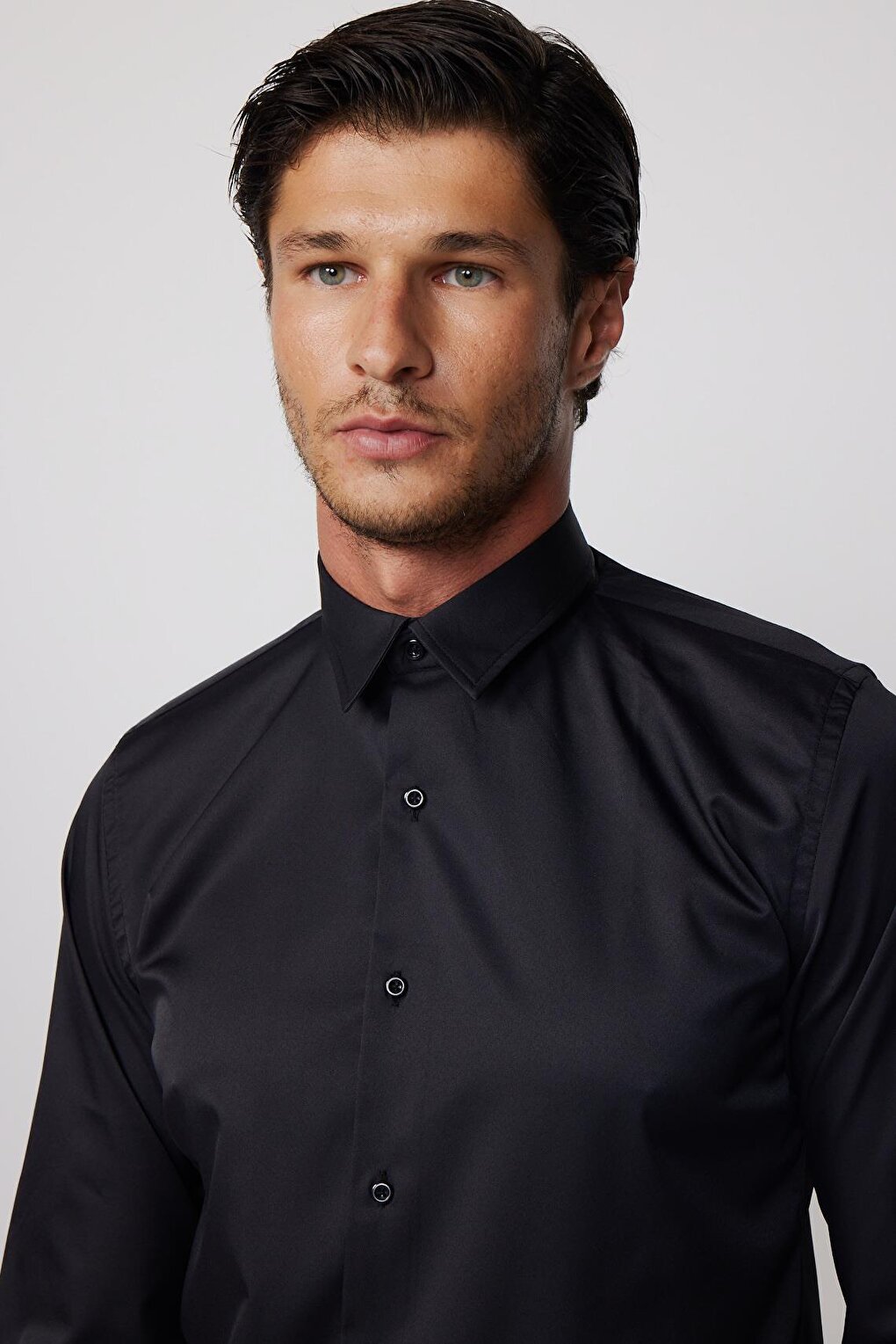Обычная эластичная черная мужская рубашка Slim Fit из лайкры TUDORS
