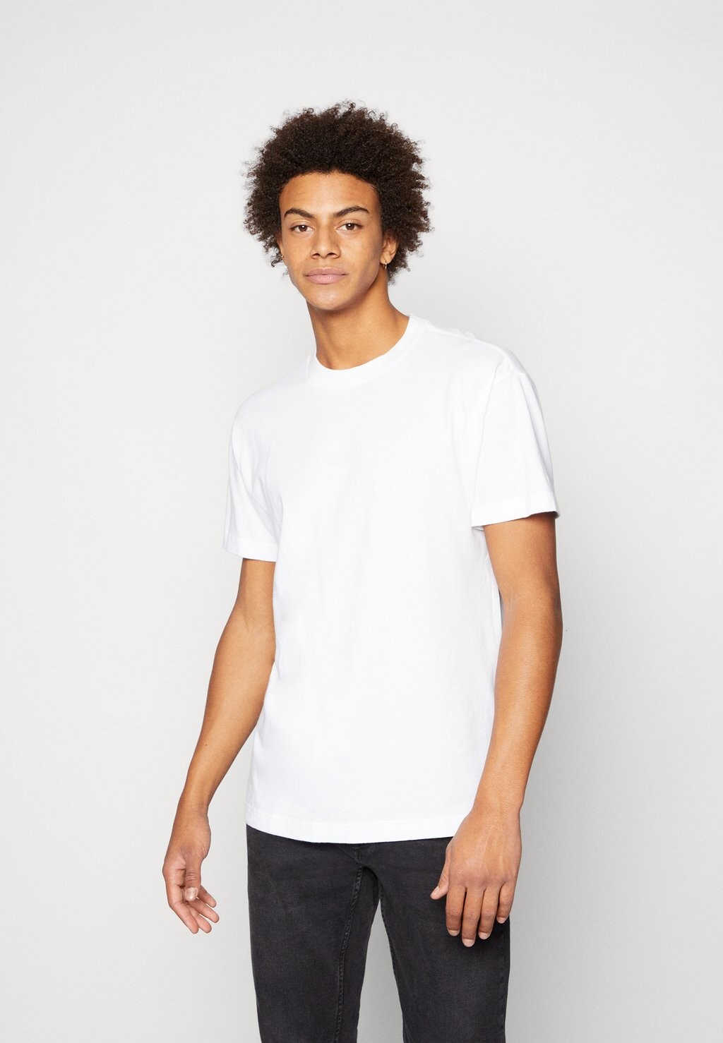 

Базовая футболка Abercrombie & Fitch, белый