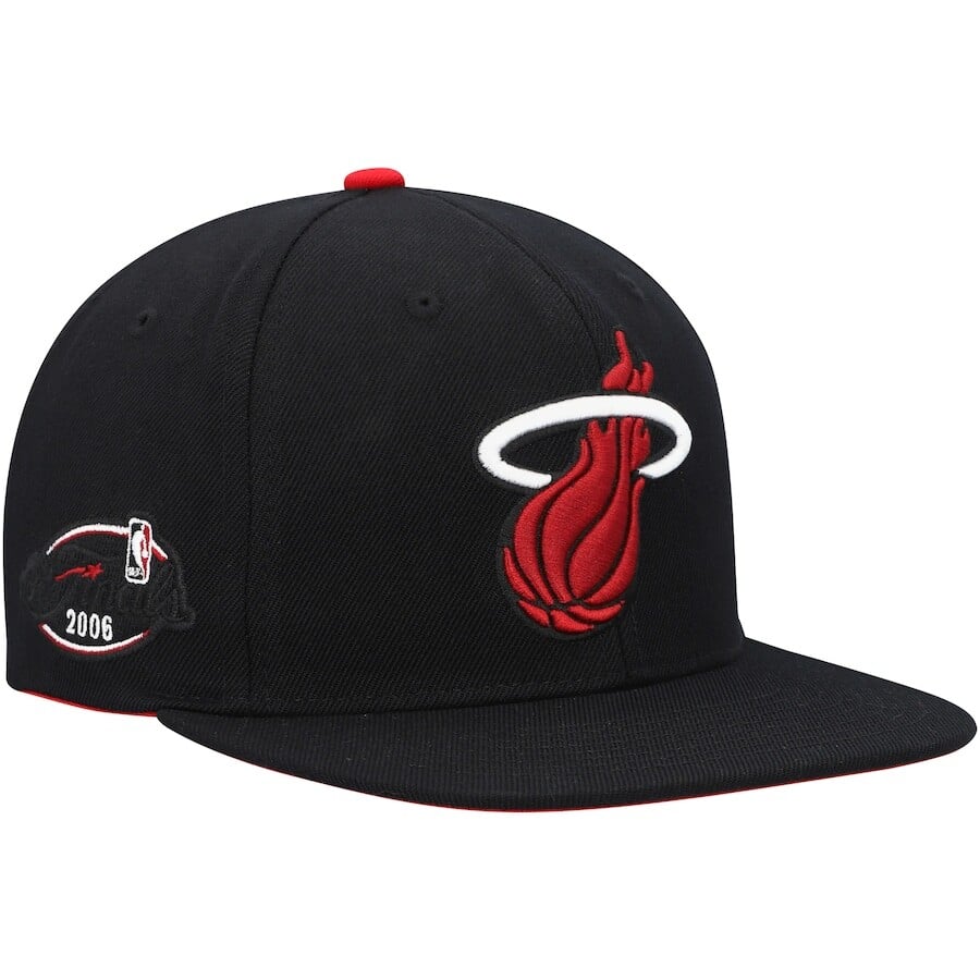 

Бейсболка Mitchell & Ness Miami Heat, черный