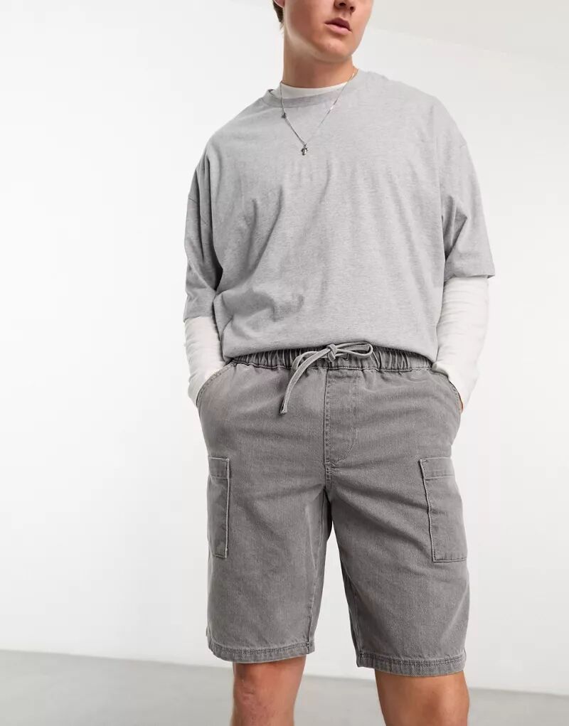 Серые джинсовые шорты карго узкого кроя ASOS стандартной длины