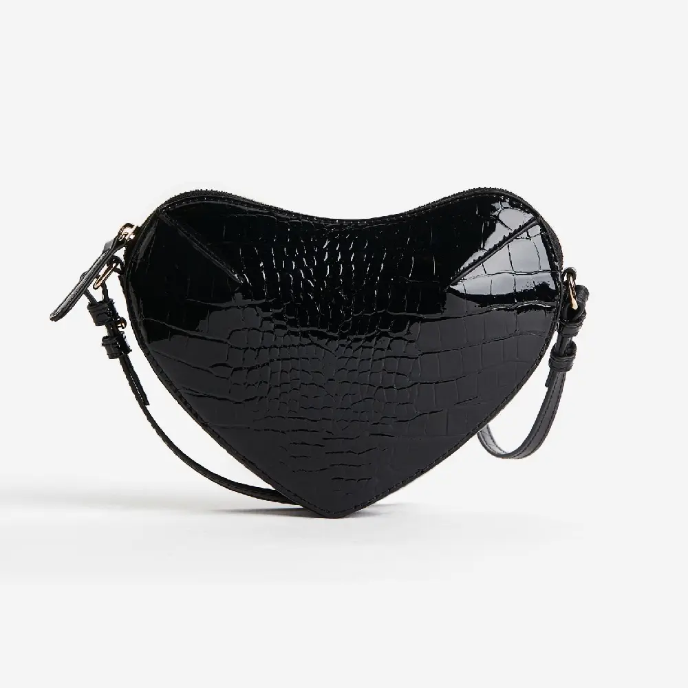 

Сумка H&M Heart-shaped Shoulder, черный