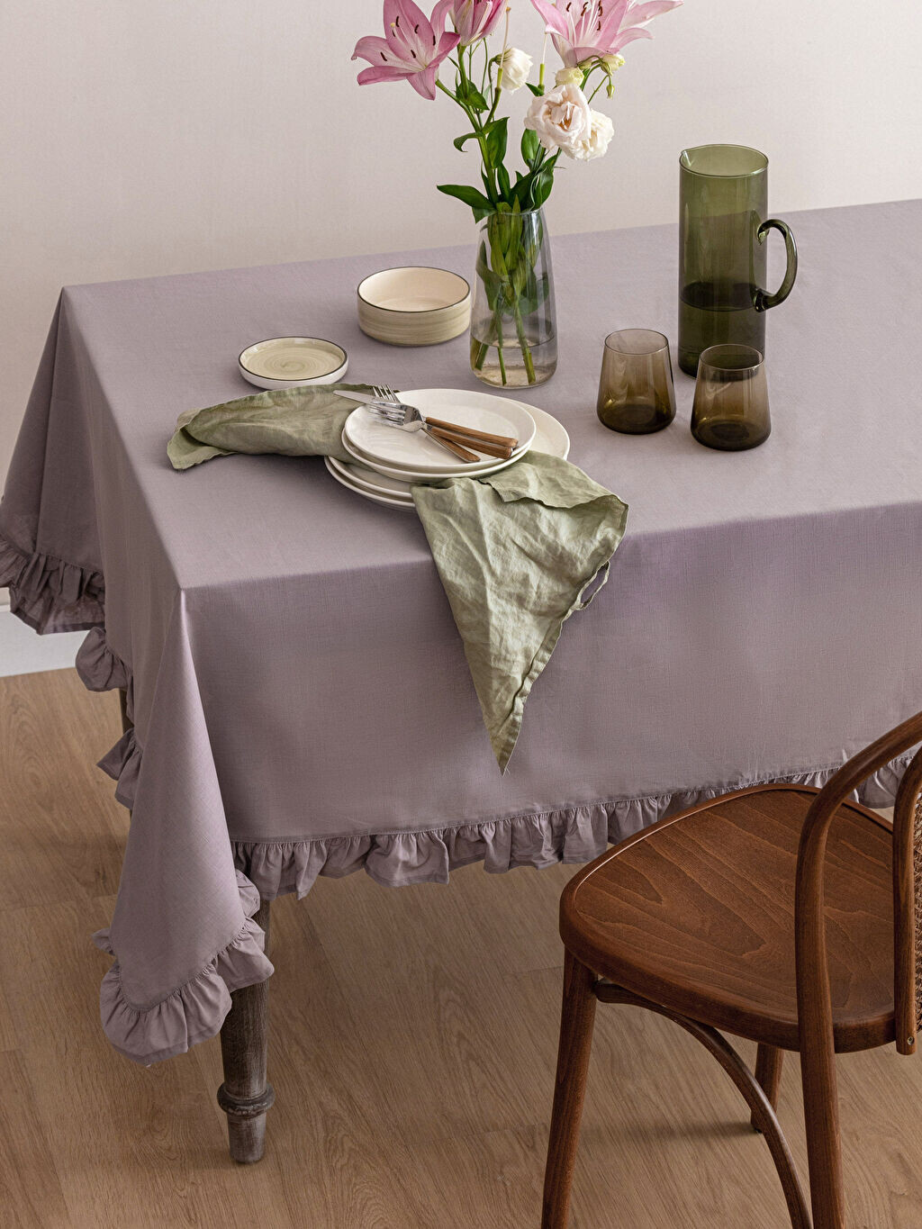 

Хлопковая скатерть с оборками 150x200 см LCW Home