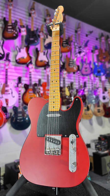 

Squier 40th Anniversary Telecaster Electric Guitar, Vintage Edition - Satin Dakota Red with Map 272