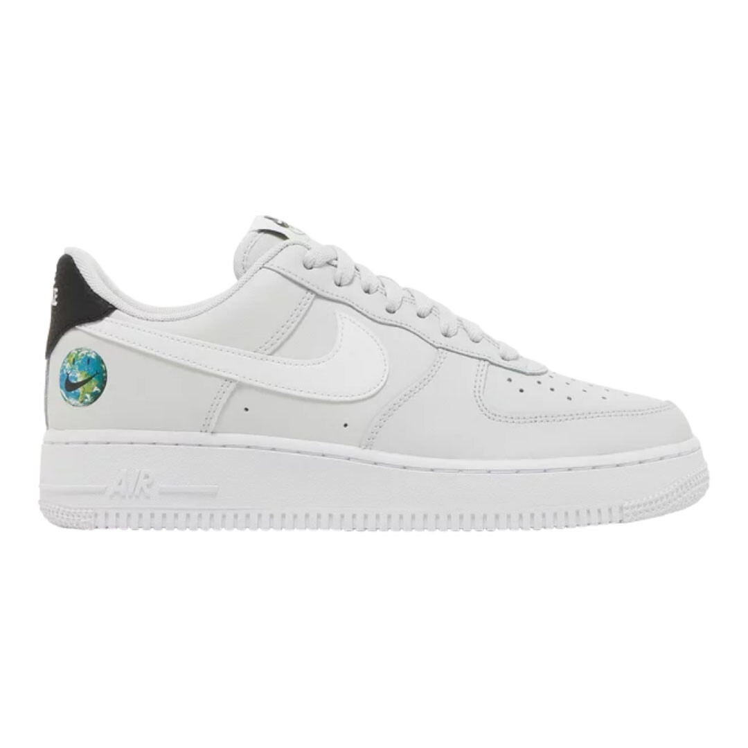 

Кроссовки Nike Air Force 1 '07 LV8 2, белый