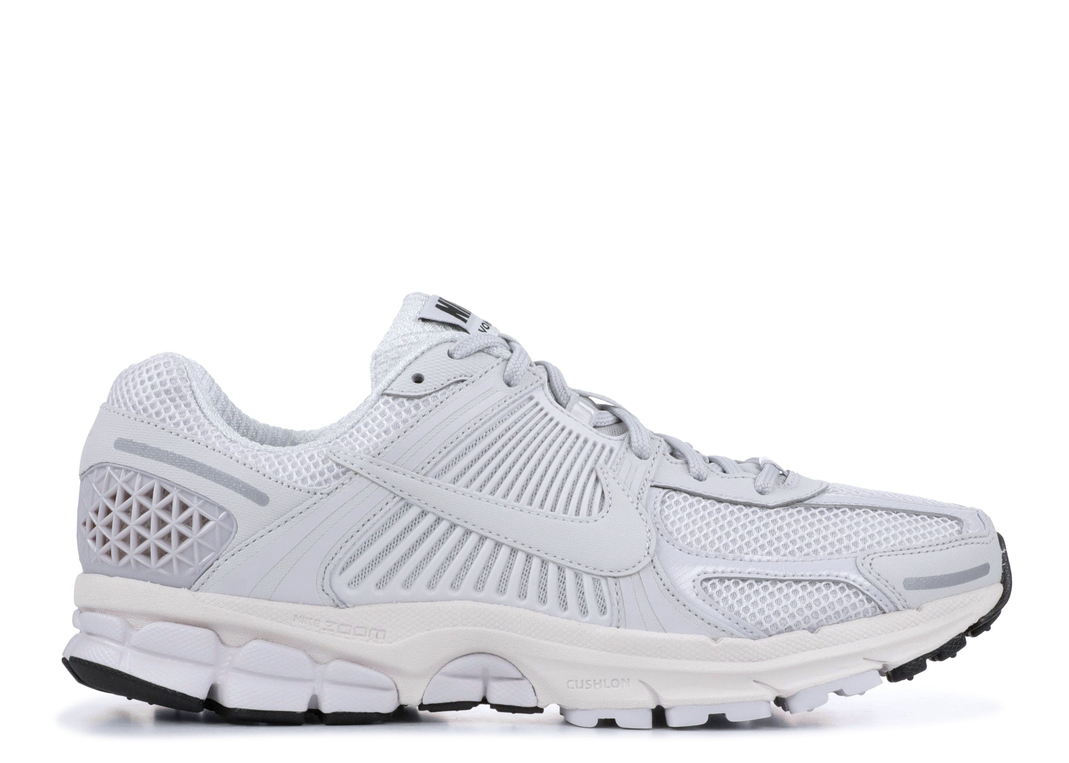 Кроссовки Nike Air Zoom Vomero 5 'Vast Grey' 2019, серый nike original new arrival 2018 air zoom vomero 12 men s running shoes breathable outdoor sneakers 863762 001