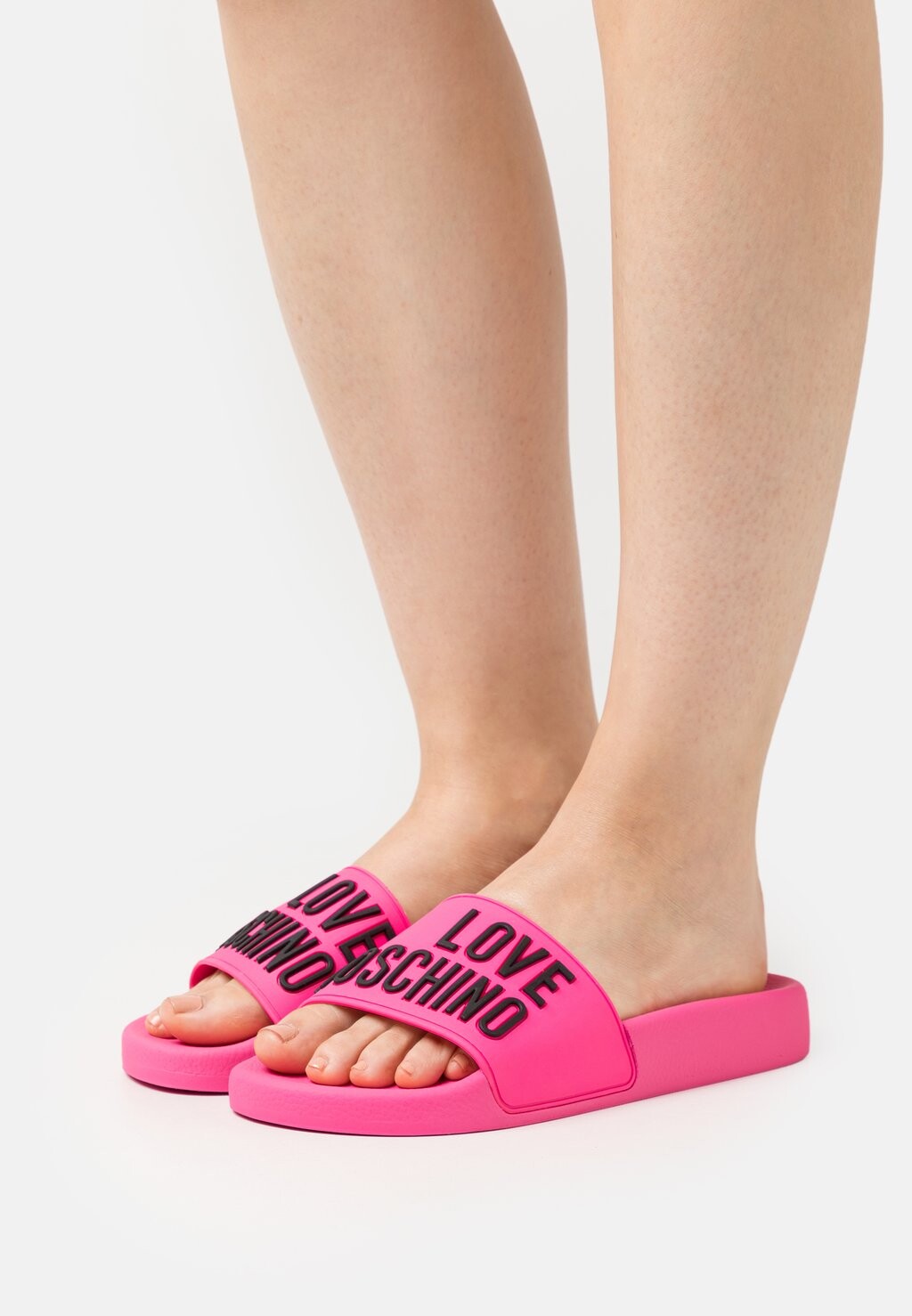 

Шлепанцы Love Moschino