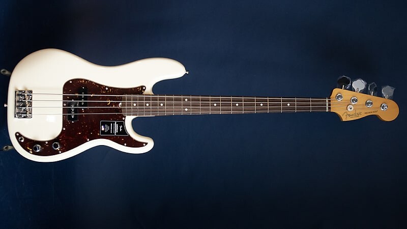 

Новая бас-гитара Fender American Professional II Precision Bass