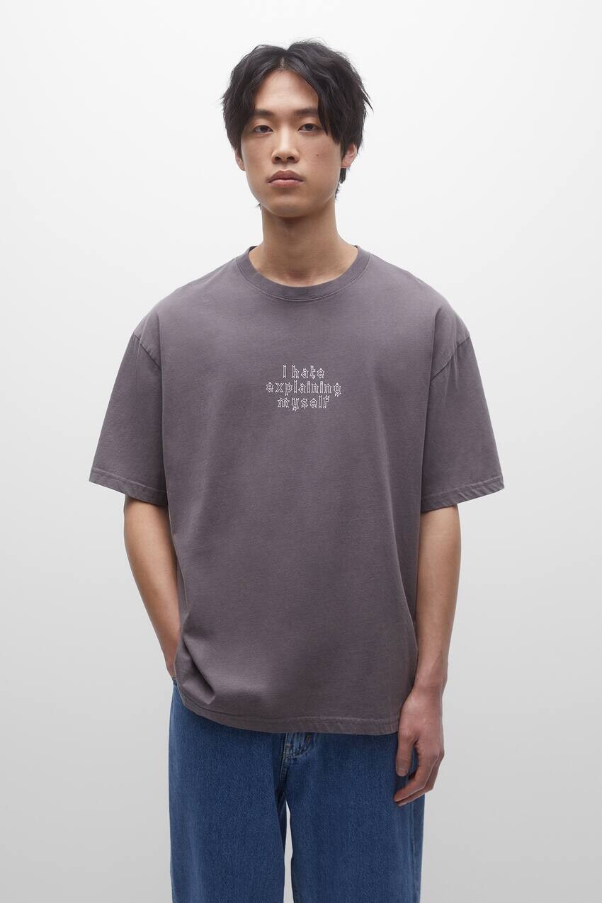 

Футболка с короткими рукавами и надписью Pull&Bear, темно-серый