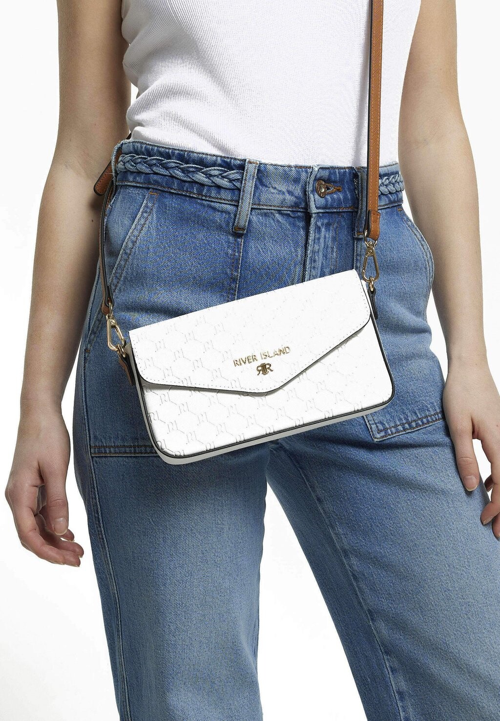 

Сумка через плечо River Island, белый