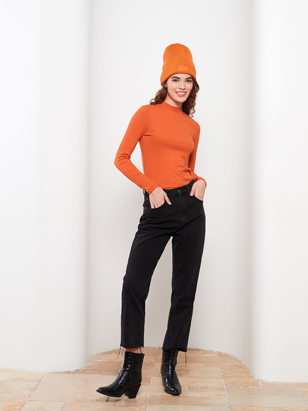 

Женская футболка с длинным рукавом и прямым воротником LCW Modest