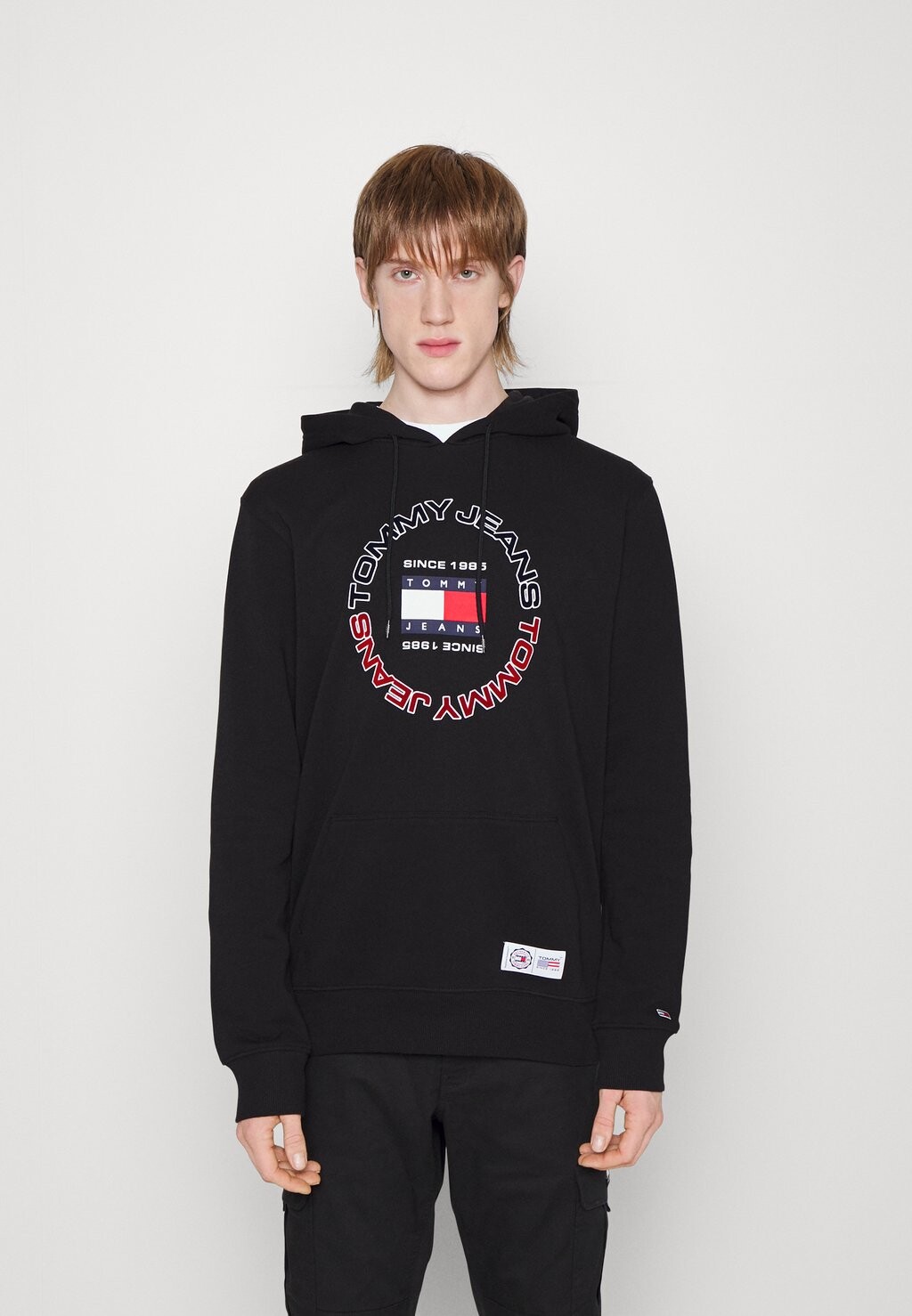 

Толстовка Tommy Jeans, черный