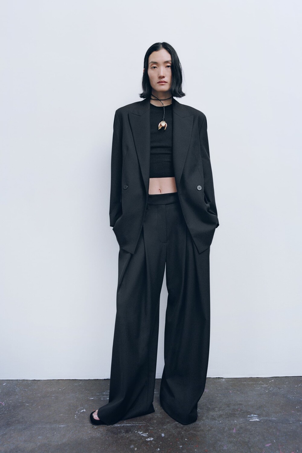 

Брюки оверсайз с вытяжками – ограниченная серия ZARA, черный