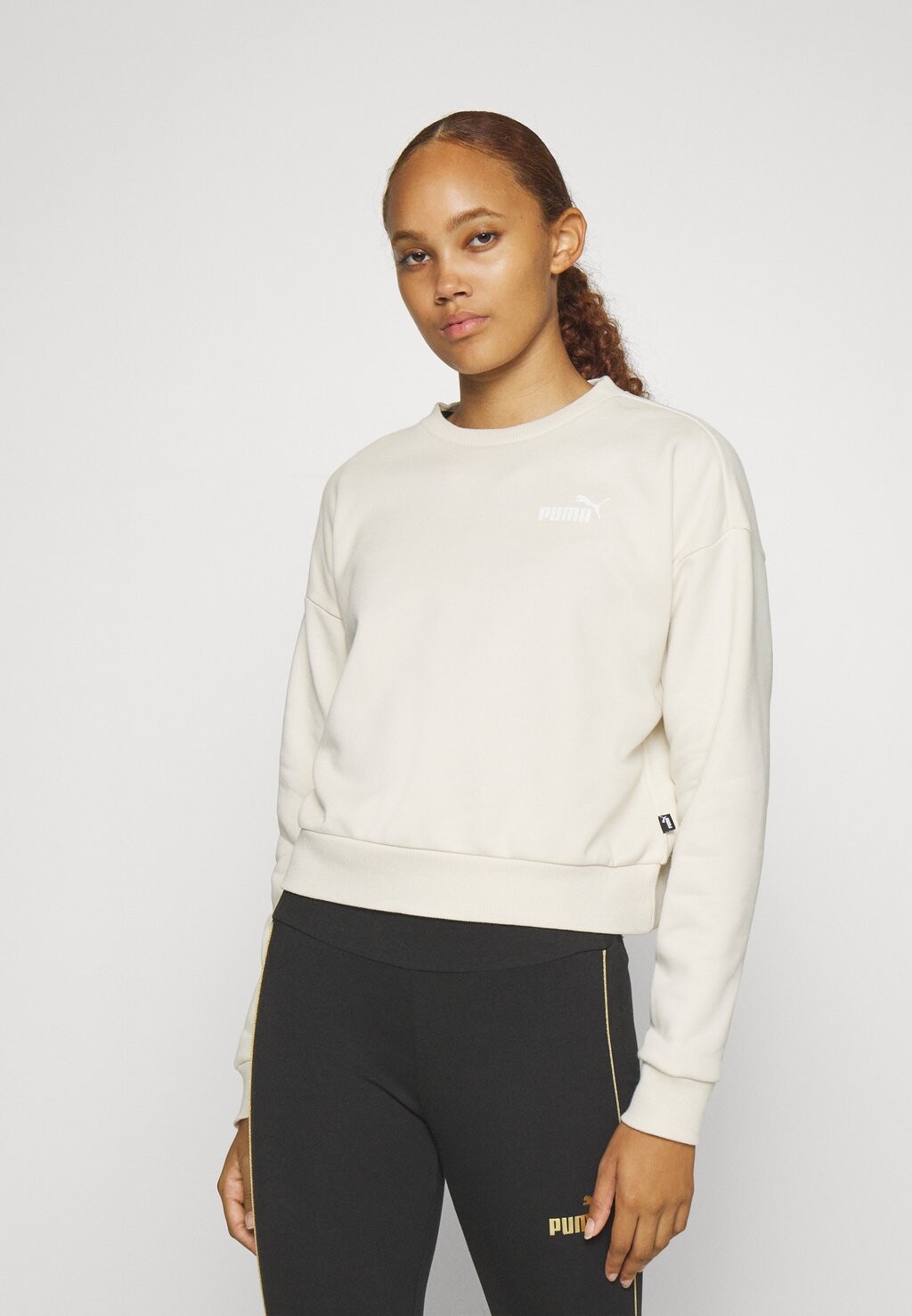 

Толстовка Puma RELAXED SMALL LOGO CREW, цвет alpine snow