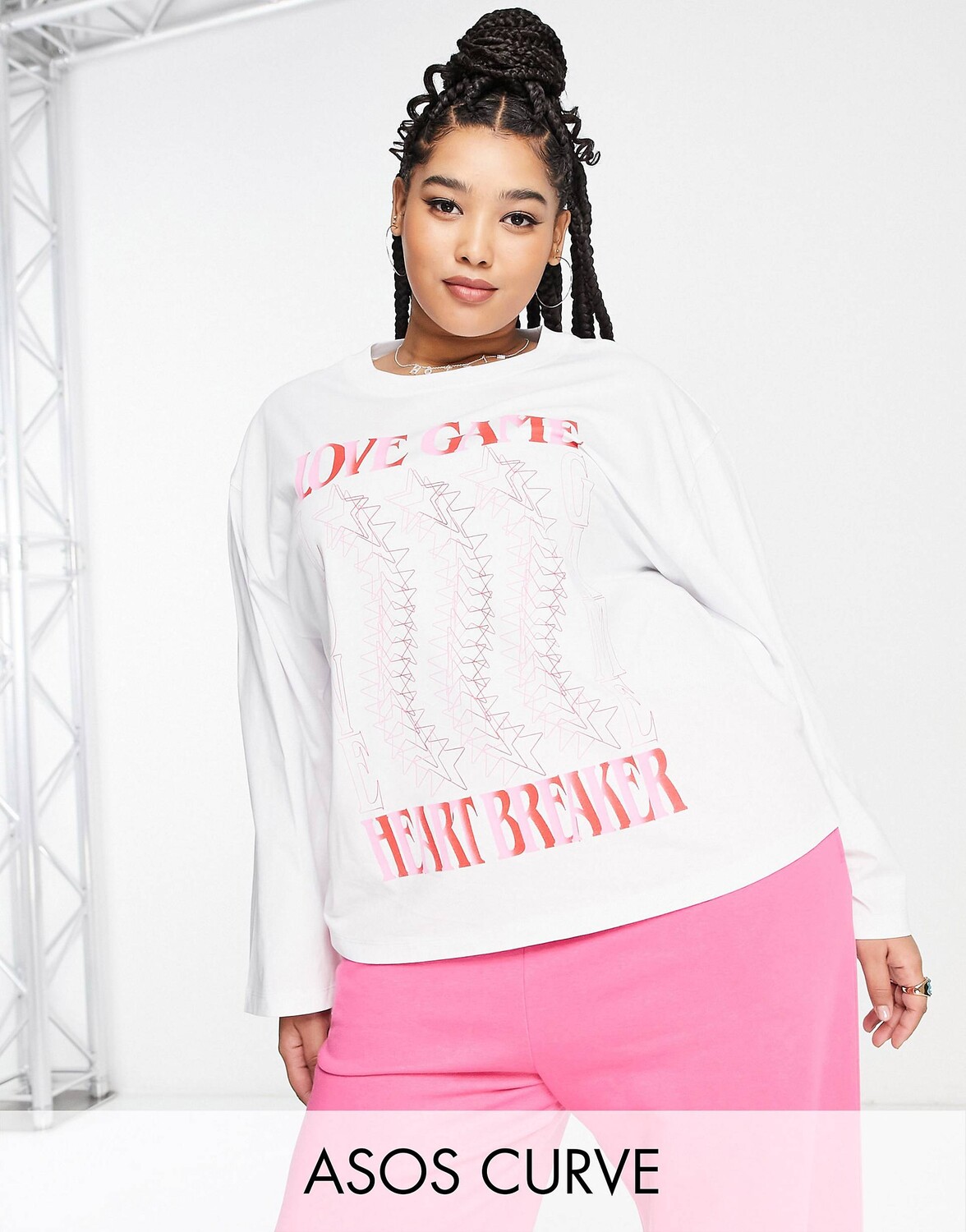 

Эксклюзивная белая футболка с сердцеедом ASOS DESIGN Curve love game, Белый