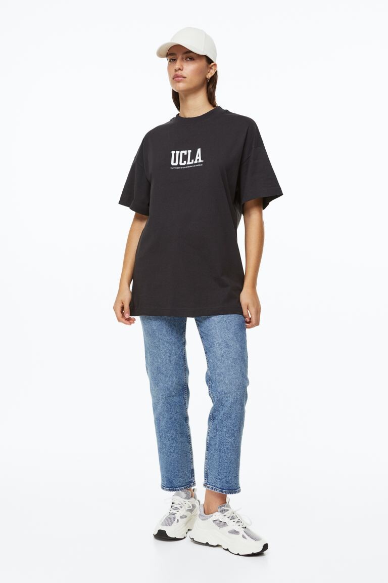 

Длинная футболка с принтом H&M, темно-серый/ucla