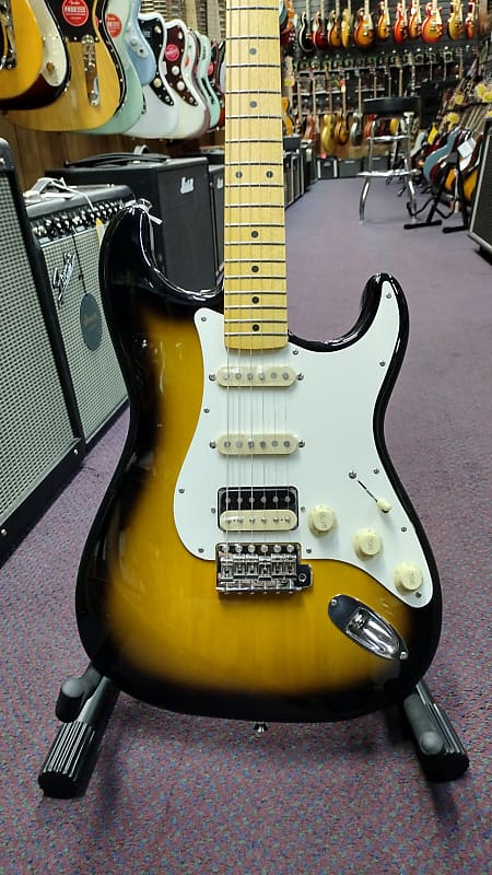 цена Fender JV Модифицировал Stratocaster 50-х HSS JV Modified '50s Stratocaster HSS