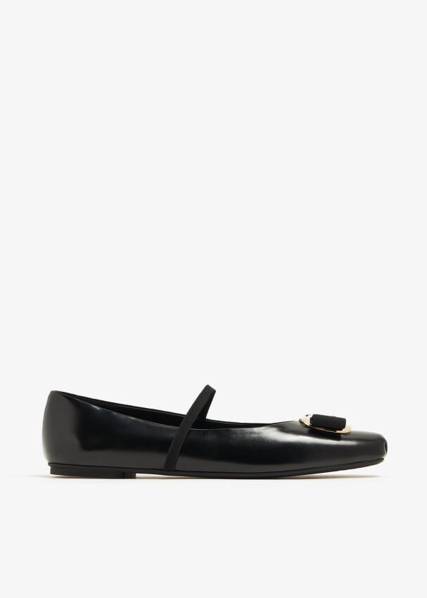 

Балетки Ferragamo Vara Plate, черный