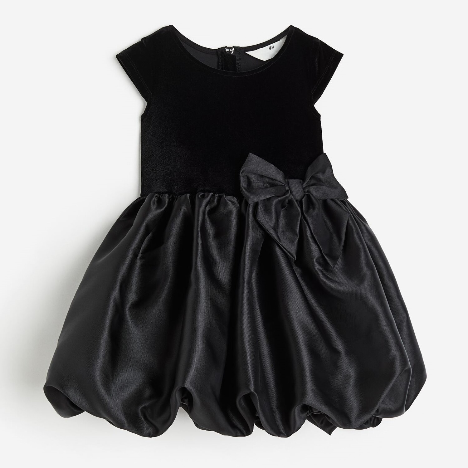 

Платье H&M Flared-skirt, черный
