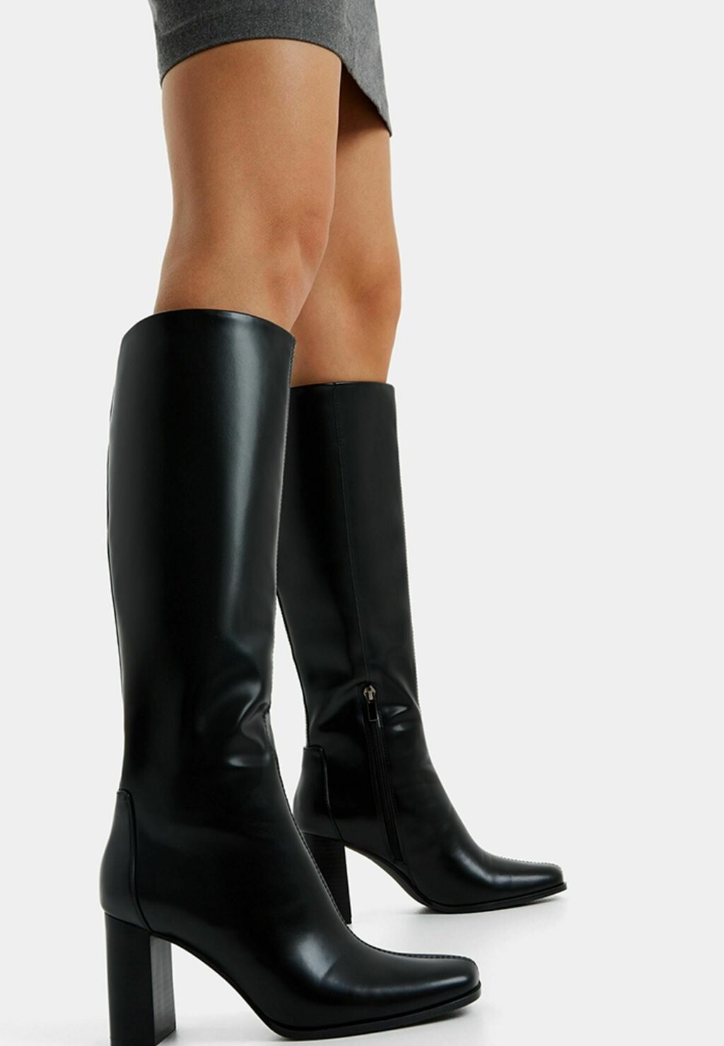 

Ботинки на каблуке Wide Heel Zip Bershka, черный