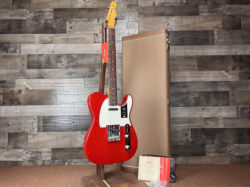 

Электрогитара Fender American Vintage II 1963 Telecaster - темно-красная прозрачная Fender American Vintage II 1963 Telecaster Electric Guitar - Red Transparent