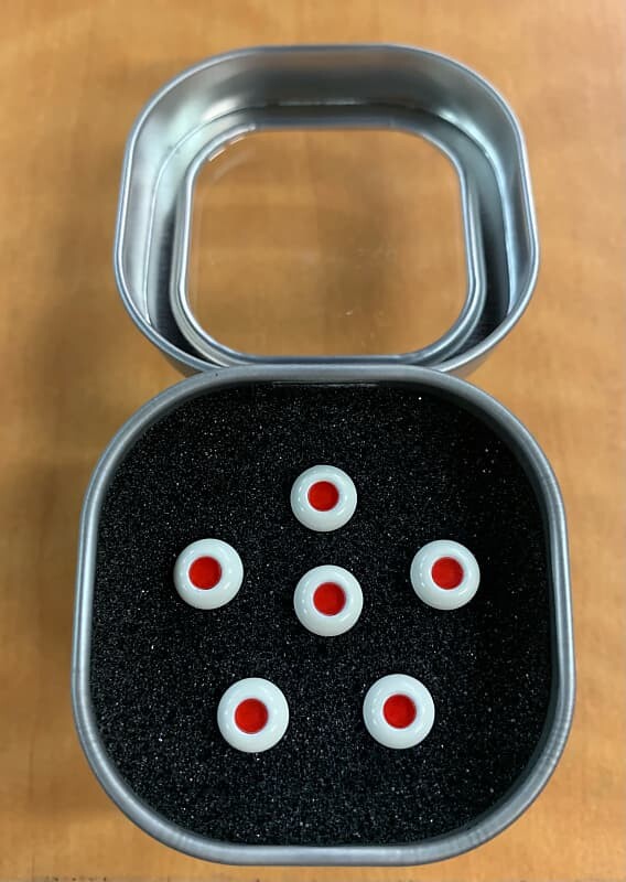 

Набор мостовых штифтов Martin LUXE из жидкого металла с красной костью LUXE Liquid Metal Bridge Pin Set Bone with Red