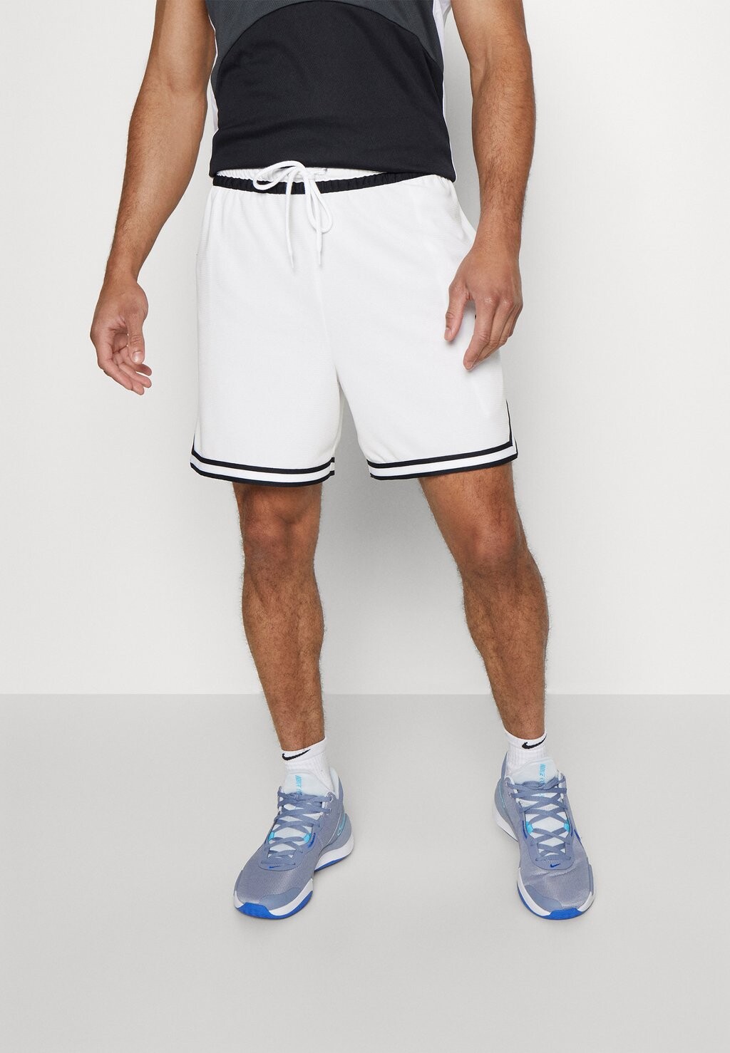 

Спортивные шорты Nike, белый/черный