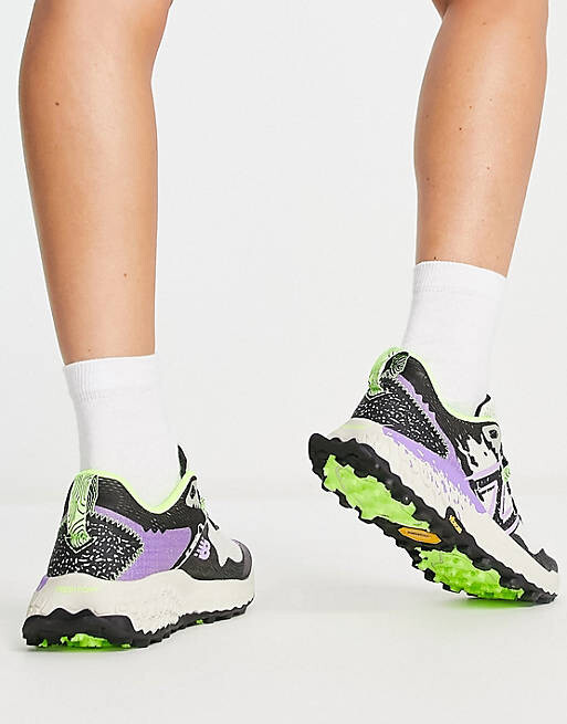 

Бело-фиолетовые кроссовки New Balance Trail Hierro