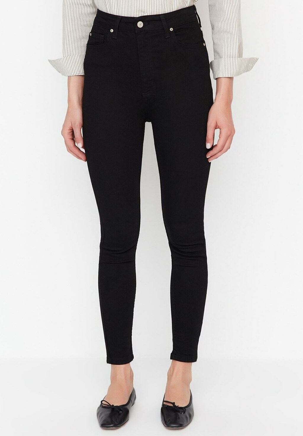 

Джинсы Skinny Fit Trendyol, черный