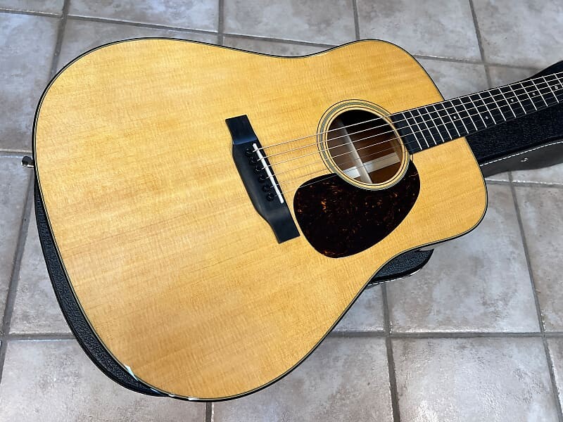 

Акустическая гитара CF Martin D-18 Standard Dreadnought 2023, натуральный цвет D-18 Standard Dreadnought Acoustic Guitar Natural
