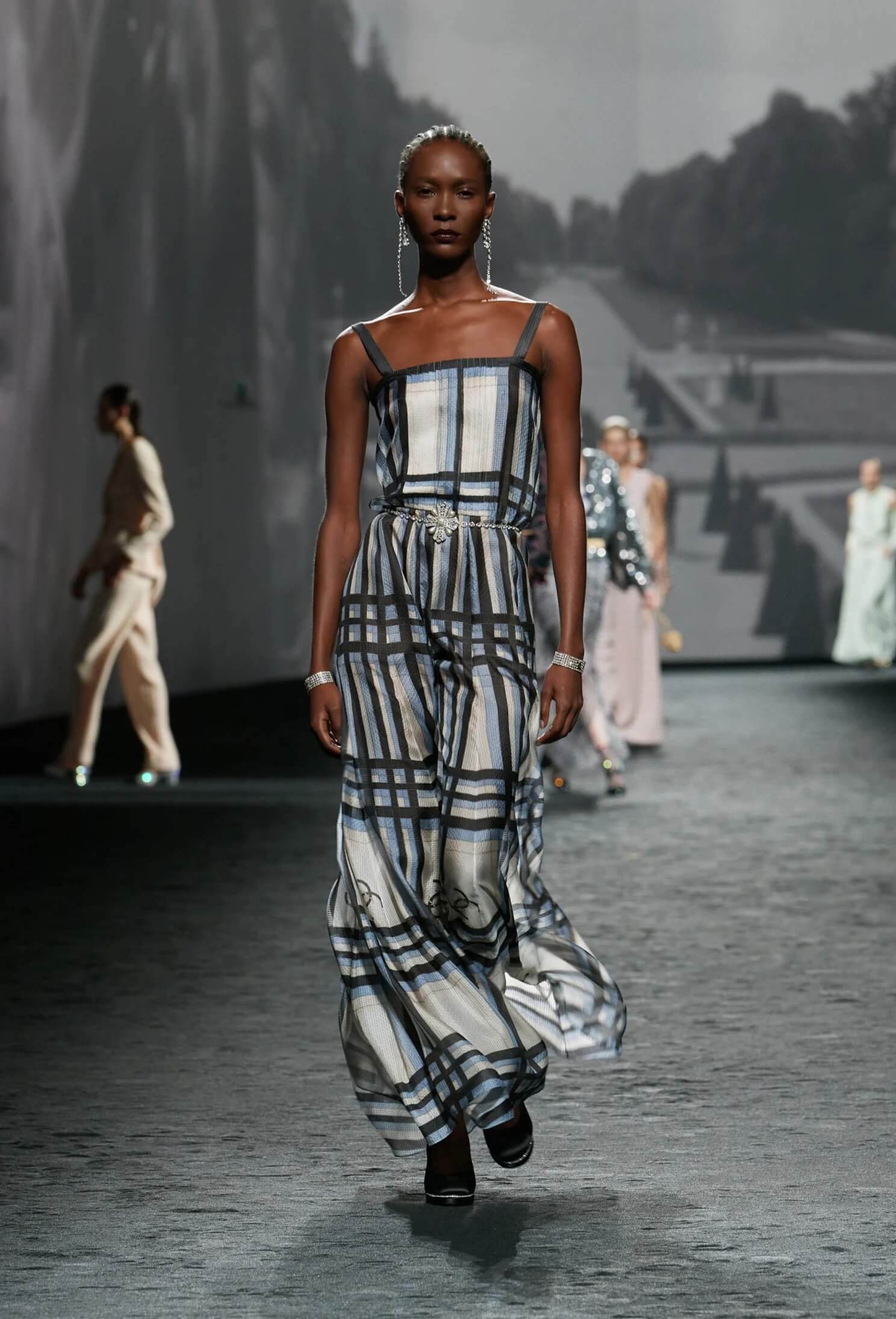 

Платье Chanel Printed Silk, экрю/голубой/черный