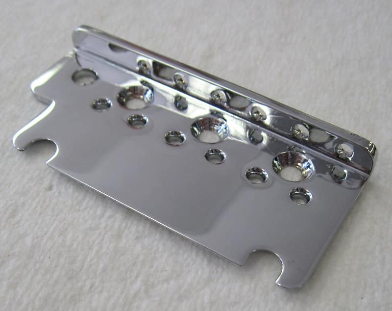 Пластина для бриджа Fender American Standard Stratocaster 1986-2007 США 0026097049 American Standard Stratocaster Bridge Plate  002-6097-049 0026097000 002-6097-000 - фото