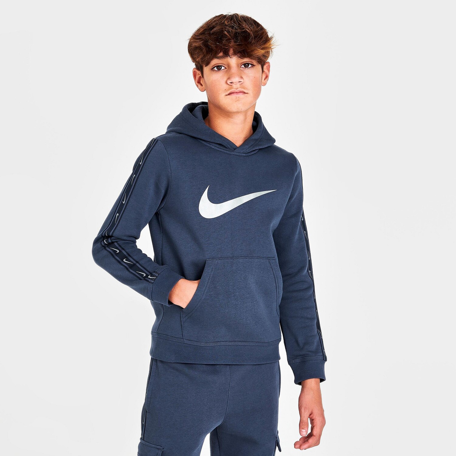 

Худи из флиса с принтом Nike Sportswear Repeat для мальчиков, синий